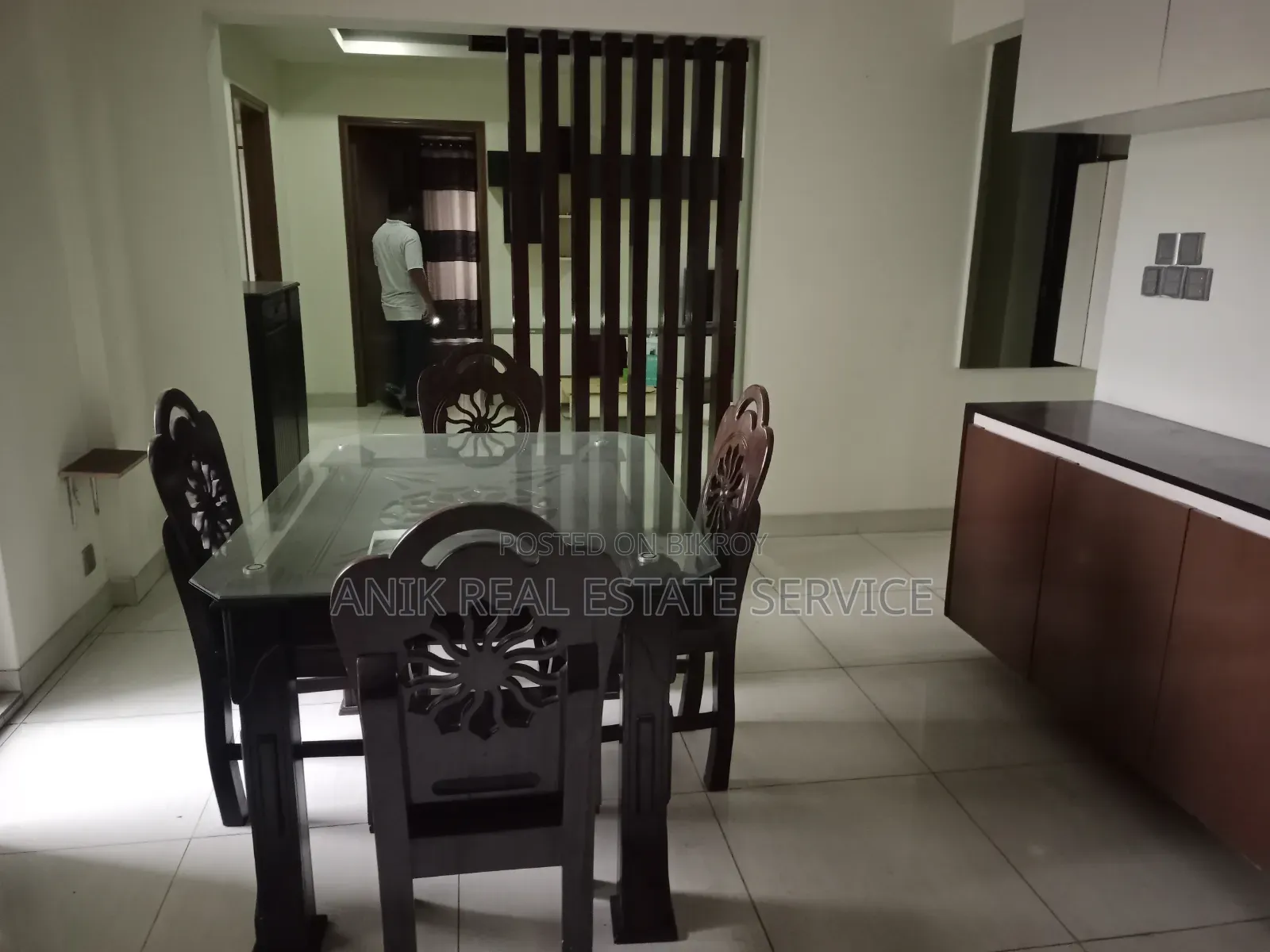 গুলশানের অনিক রিয়েল এস্টেটে ৩ বেডরুমের সাজানো অ্যাপার্টমেন্ট ভাড়ার জন্য
