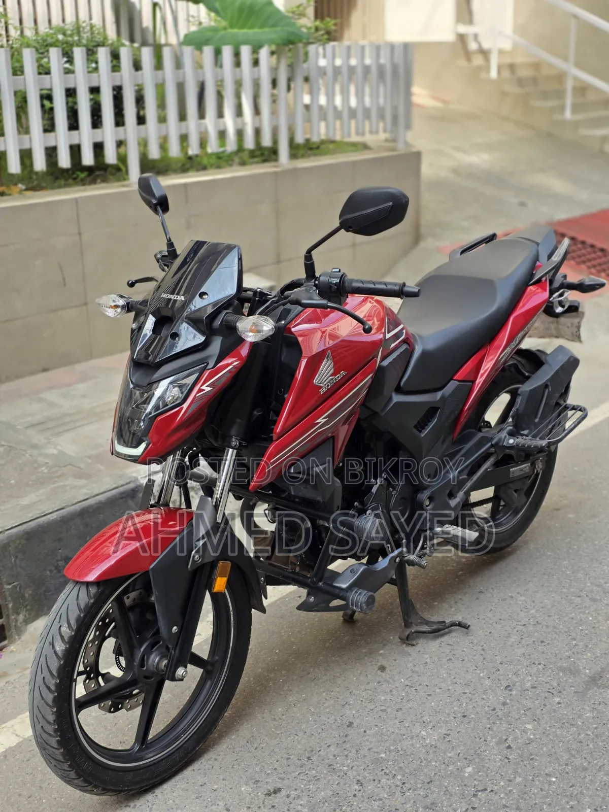 হোন্ডা এক্স-ব্লেড ১৬০ ২০২৫ লাল