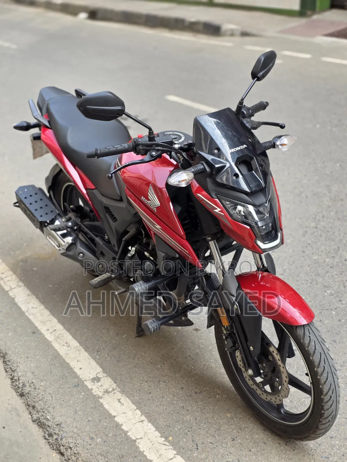 হোন্ডা এক্স-ব্লেড ১৬০ ২০২৫ লাল