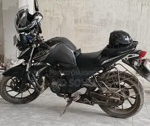 ইয়ামাহা এফজেডএস ভি২ ২০২১ কালো