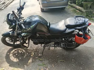 ইয়ামাহা এফজেডএস ভি২ ২০২১ কালো