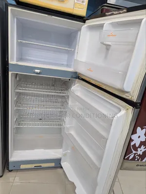 Singer Still Door Frost Fridge 300 Ltr.
