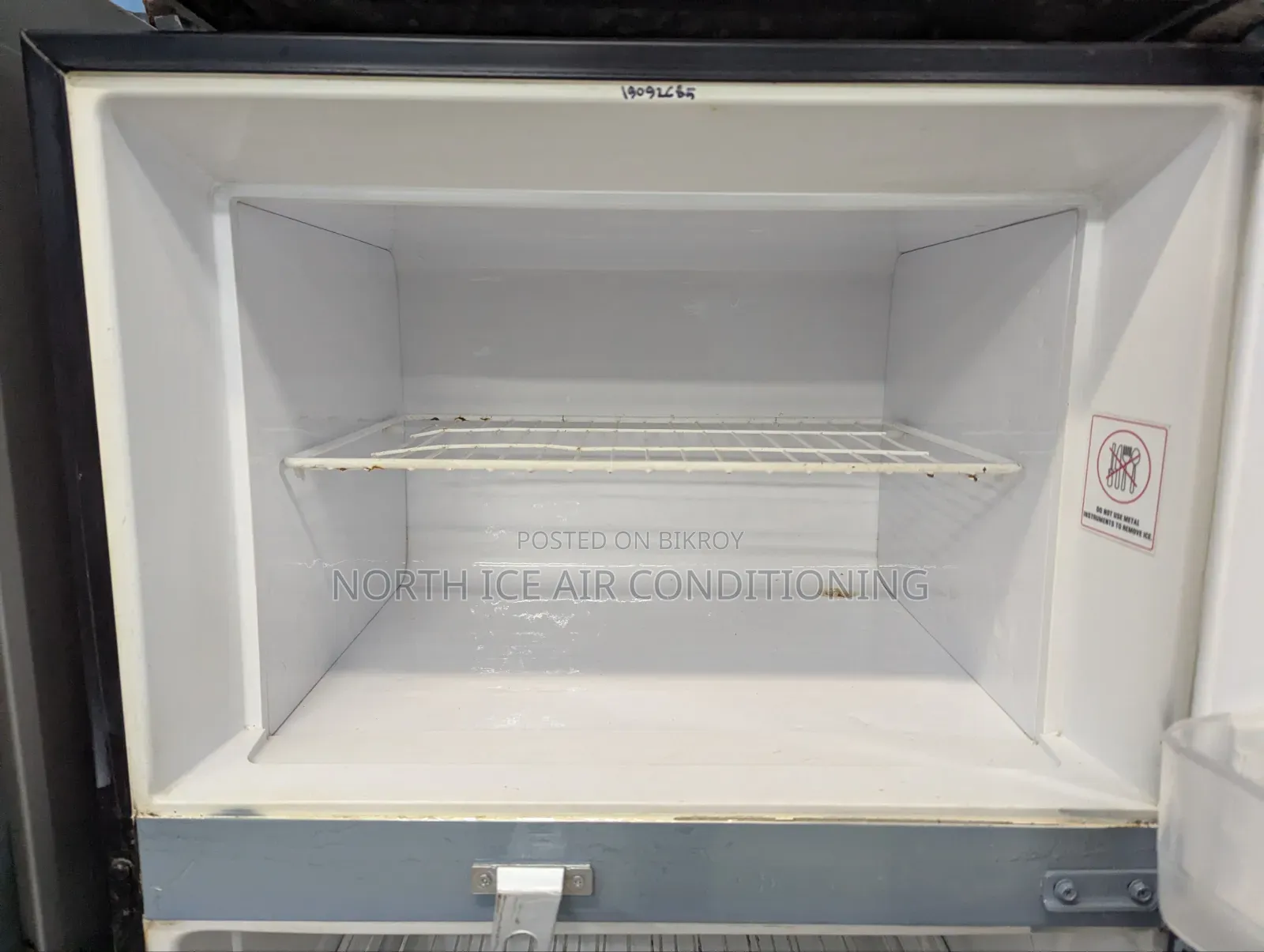 Singer Still Door Frost Fridge 300 Ltr.