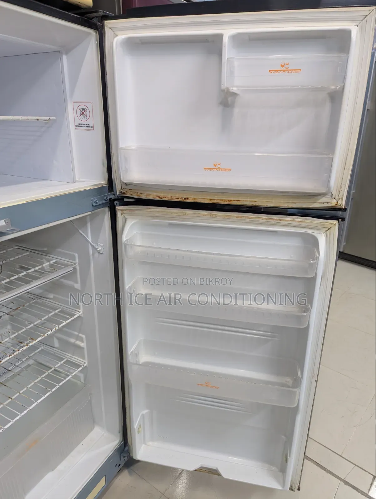 Singer Still Door Frost Fridge 300 Ltr.