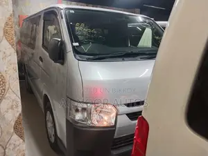 Toyota HiAce 2021 Silver