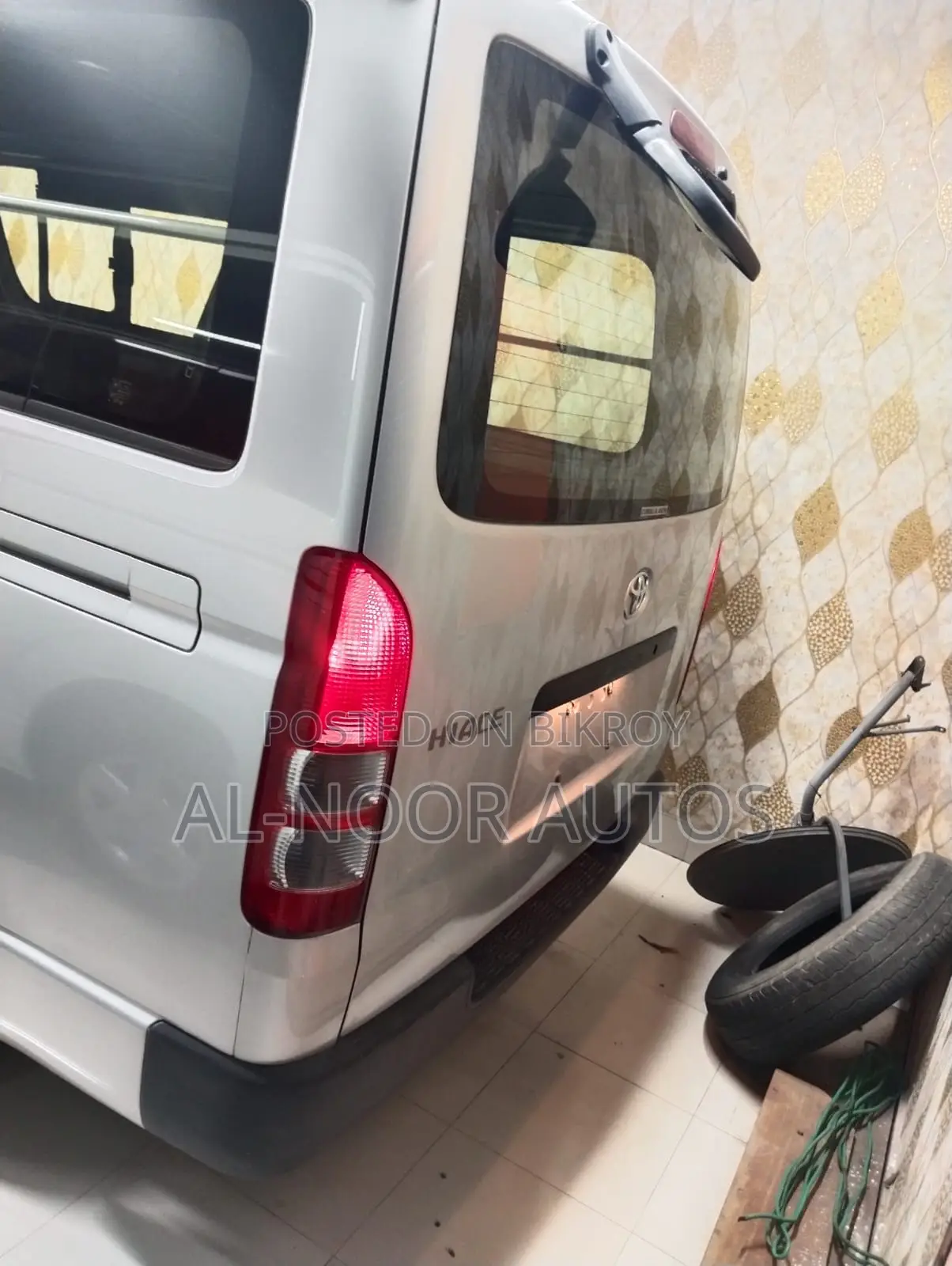 Toyota HiAce 2021 Silver