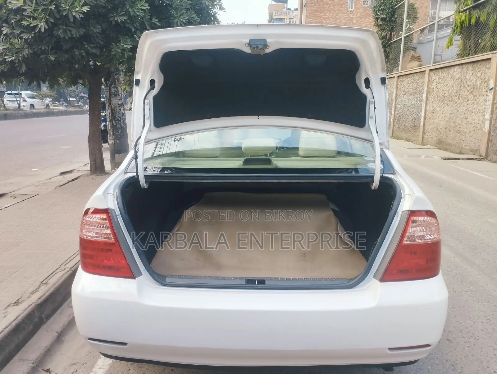 Toyota Corolla Sedan 2005 White