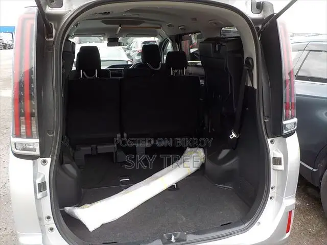 Toyota Noah 2020 Silver