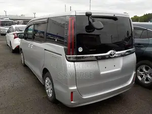 Toyota Noah 2020 Silver