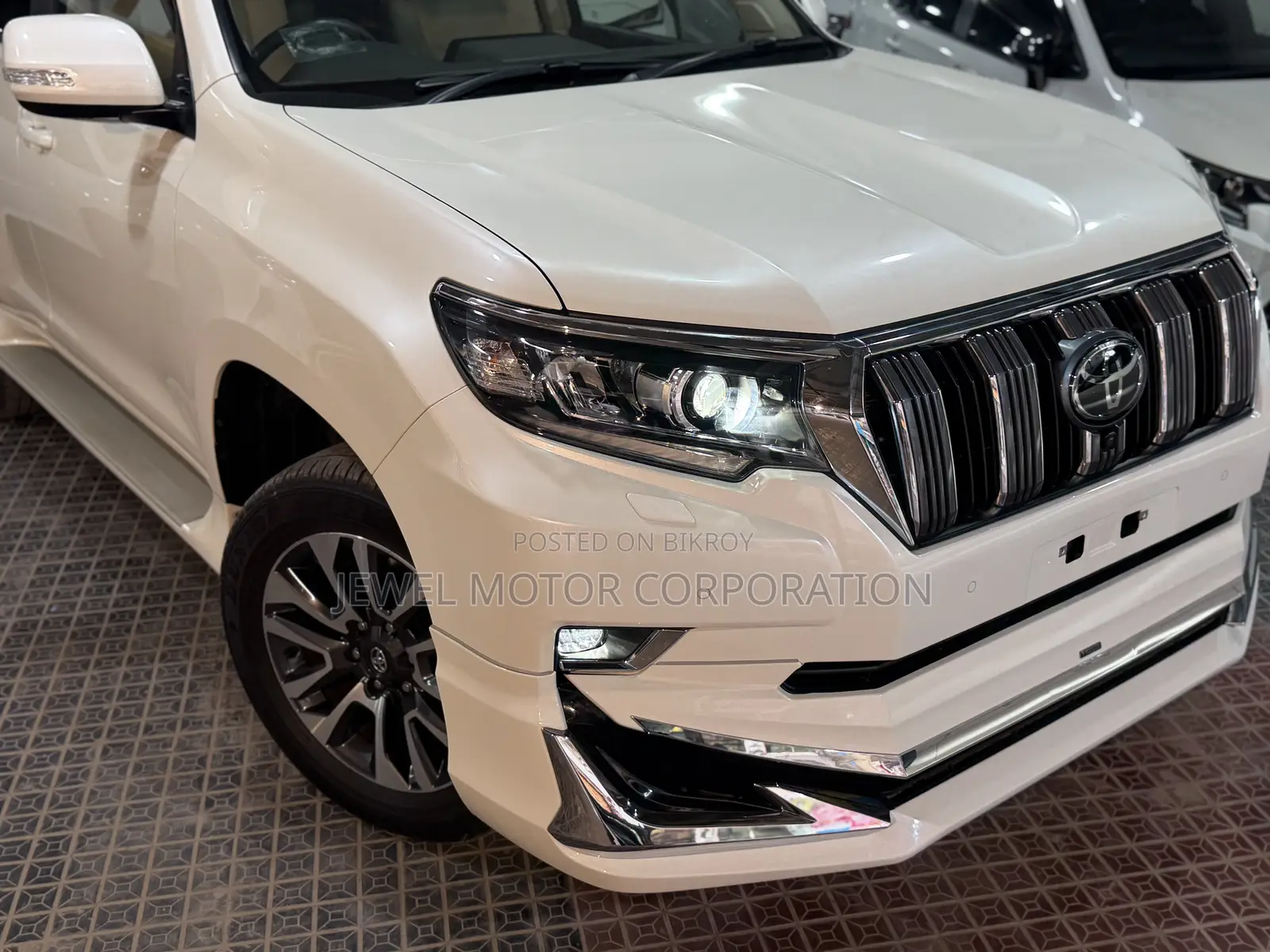 Toyota Land Cruiser Prado 2.7 2022 Pearl
