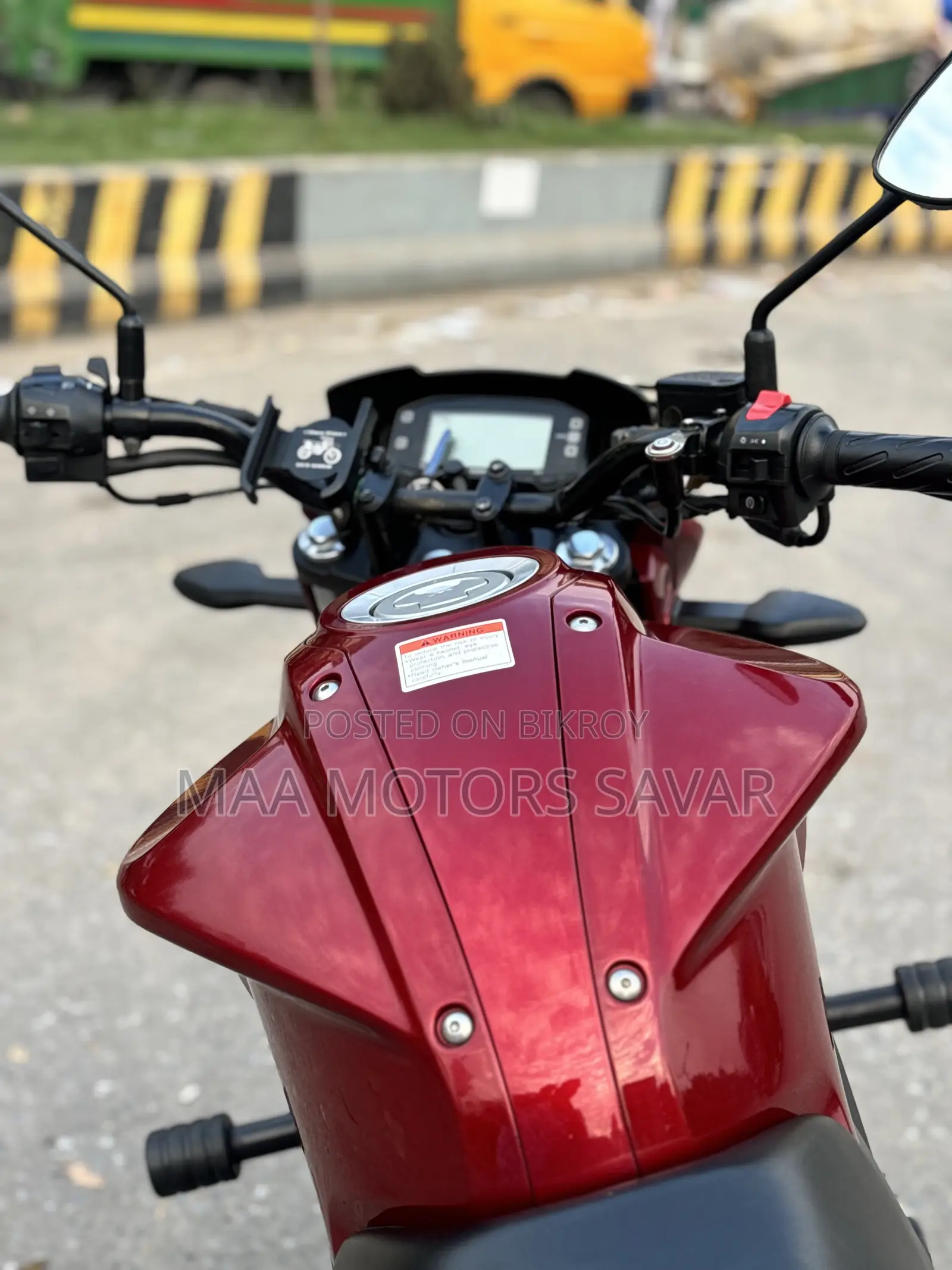 সুজুকি জিক্সার ২০২৫ লাল