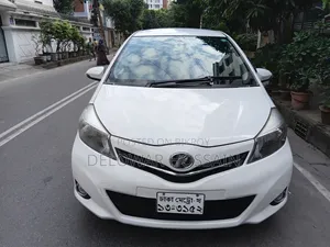 টয়োটা ভিটজ ২০১২ পার্ল