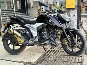 টিভিএস আপাচে আরটিআর ১৬০ ৪ভি ২০২২ কালো