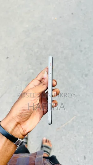 Apple iPhone SE (2020) 64 GB White