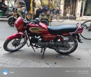 হিরো স্প্লেন্ডার প্লাস ২০১২ লাল