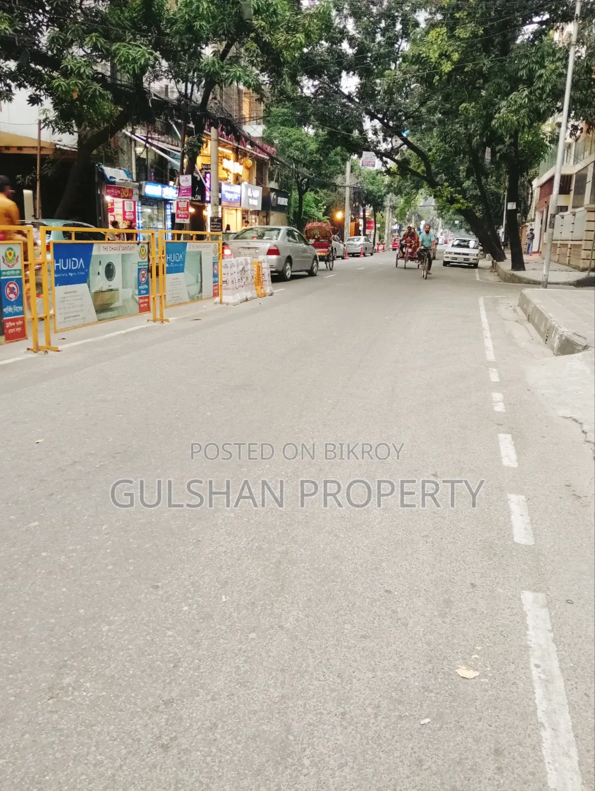 বনানী ভাড়ার জন্য বিলাসবহুল বাণিজ্যিক স্পেস প্রথম তলা ২৫০০ বর্গফুট