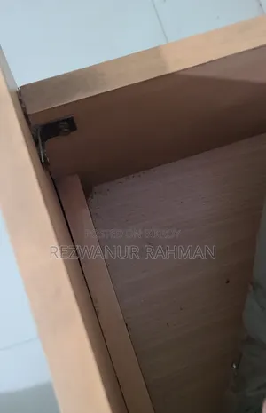 ব্যবহৃত ওয়ার্ডরোব