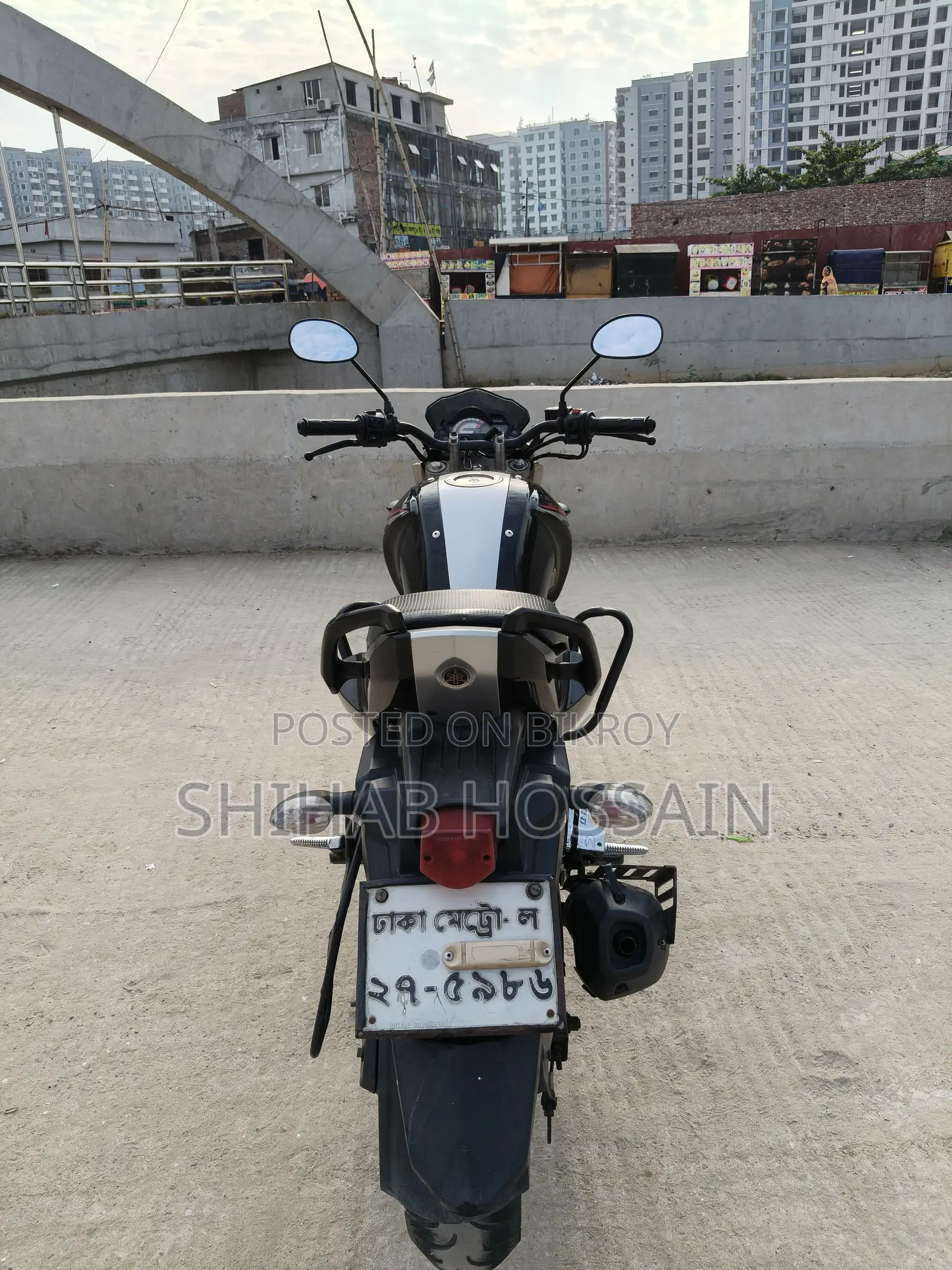 ইয়ামাহা এফজেড ২০১৫ কালো