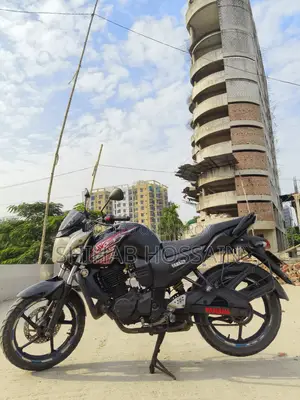 ইয়ামাহা এফজেড ২০১৫ কালো