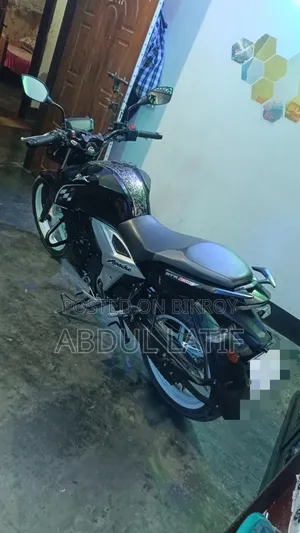 TVS Apache RTR 160 4V 2024 Black
