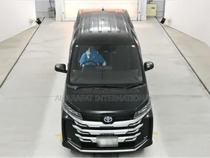 টয়োটা নোয়া ২০২২ কালো