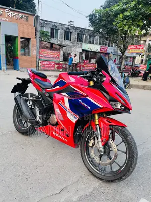 Honda CBR 2022 Red