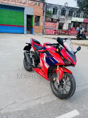 Honda CBR 2022 Red