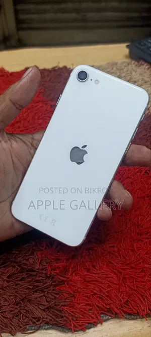 অ্যাপল আইফোন এসই (২০২০) ৬৪ জিবি সিলভার