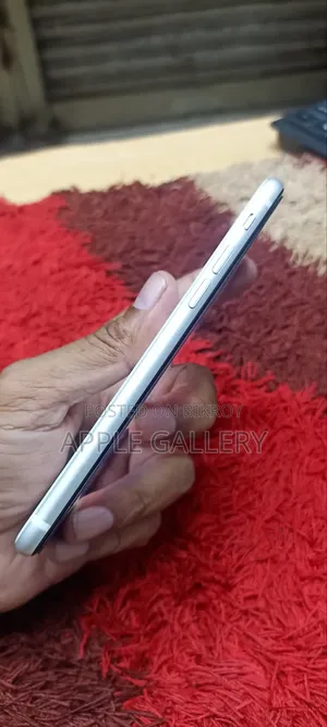 Apple iPhone SE (2020) 64 GB Silver