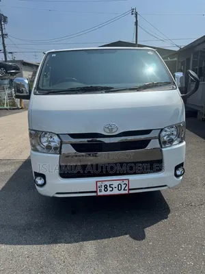 Toyota HiAce 2021