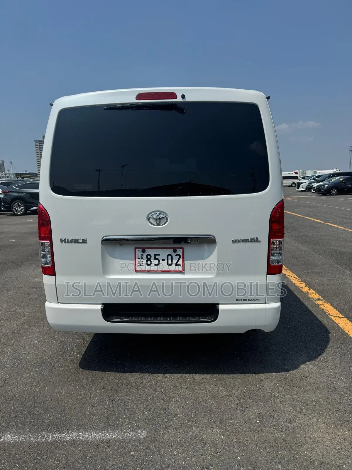 Toyota HiAce 2021