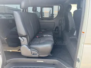 Toyota HiAce 2021