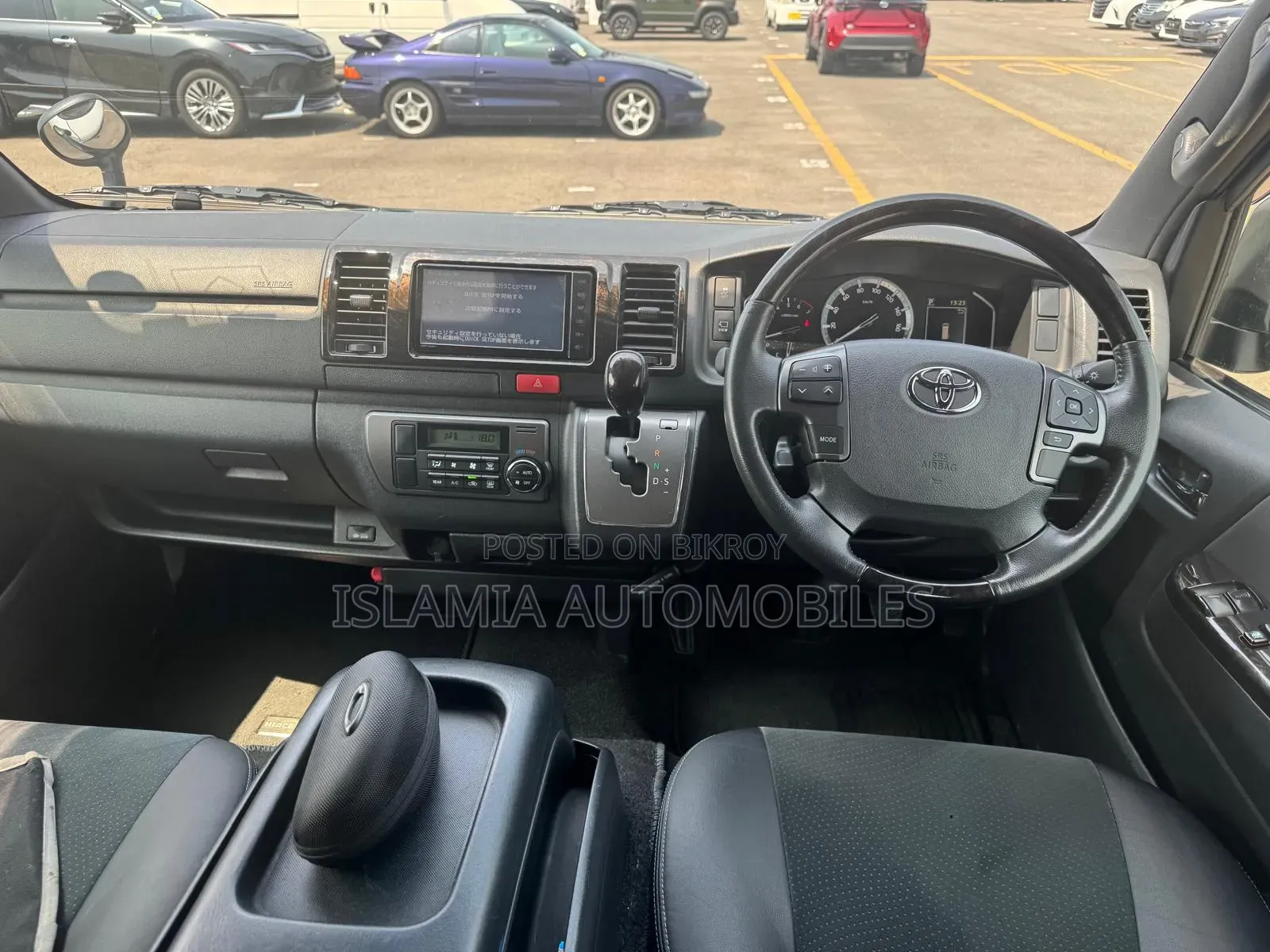 Toyota HiAce 2021