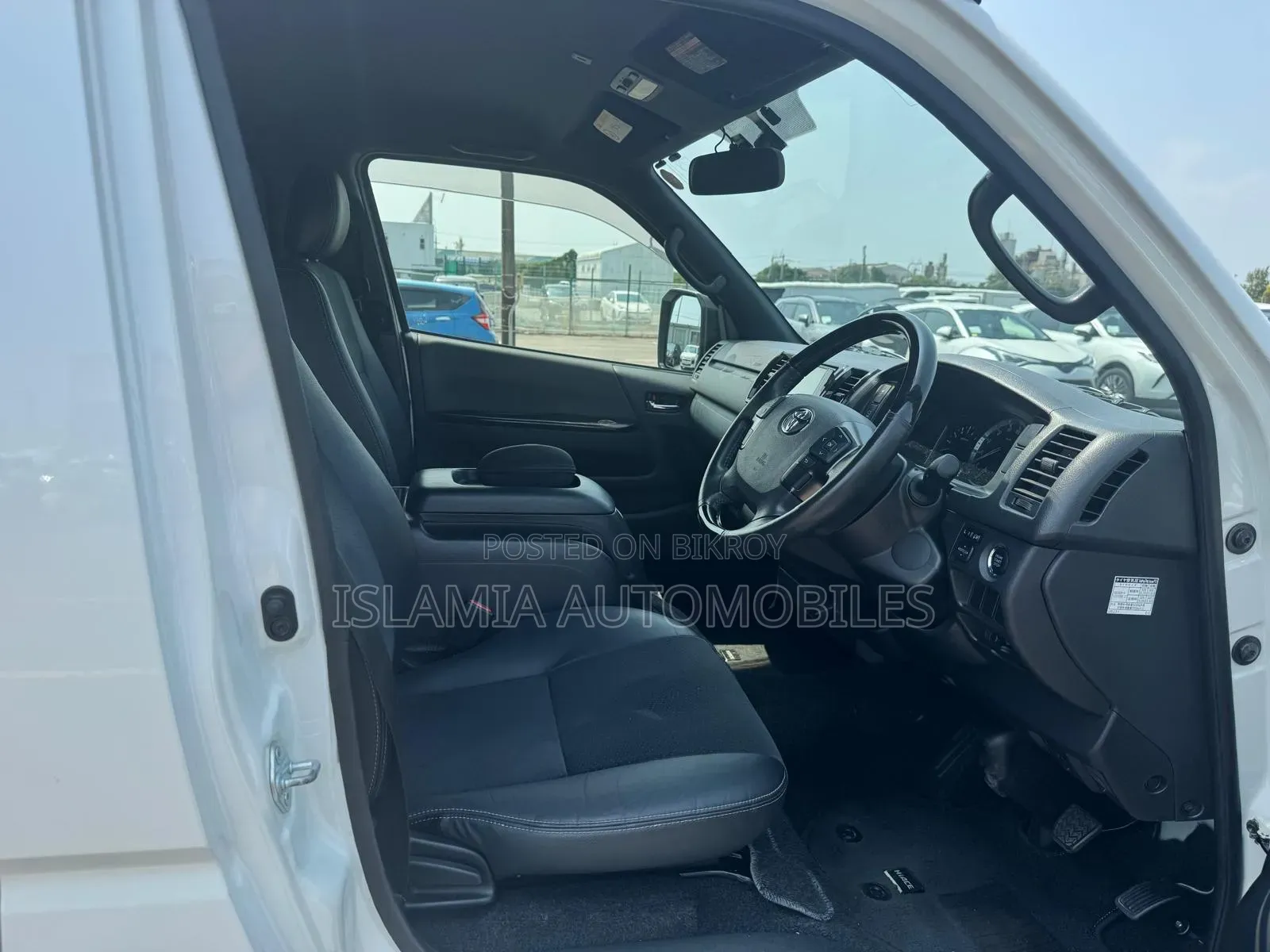Toyota HiAce 2021