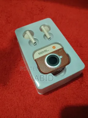 Q86 Retro Camera Shape TWS