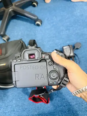 Canon EOS 90D + 18-135mm Nano USM Lens With Accessories