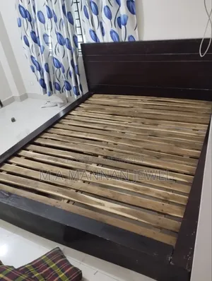 ১ টি কিং সাইজ বক্স খাট বিক্রয় হবে