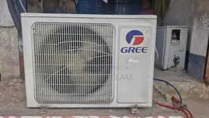গ্রী ইনভার্টার ১ টন এসি রানিং ফ্রেশ কন্ডিশন