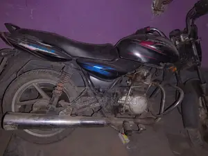 বাজাজ ডিসকভার ১০০ ২০১৮ কালো