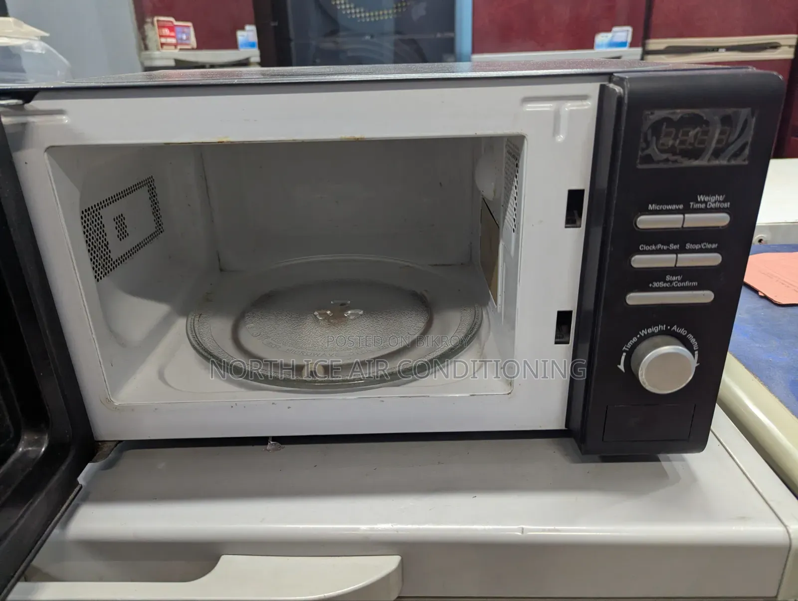 Sebec Black Colour Glass Door Micro-Oven 20 Ltr.