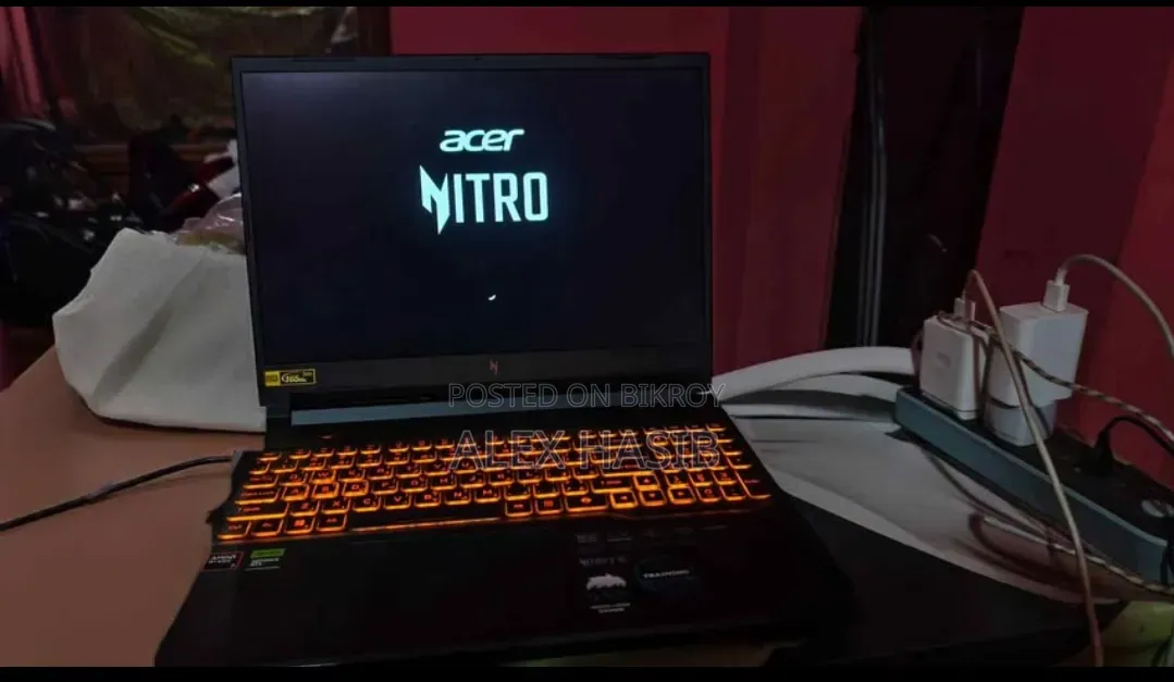 Laptop Acer Nitro V 16 16GB AMD SSHD+SSD 512GB