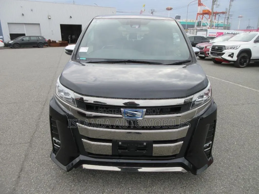 Toyota Noah 2021 Black