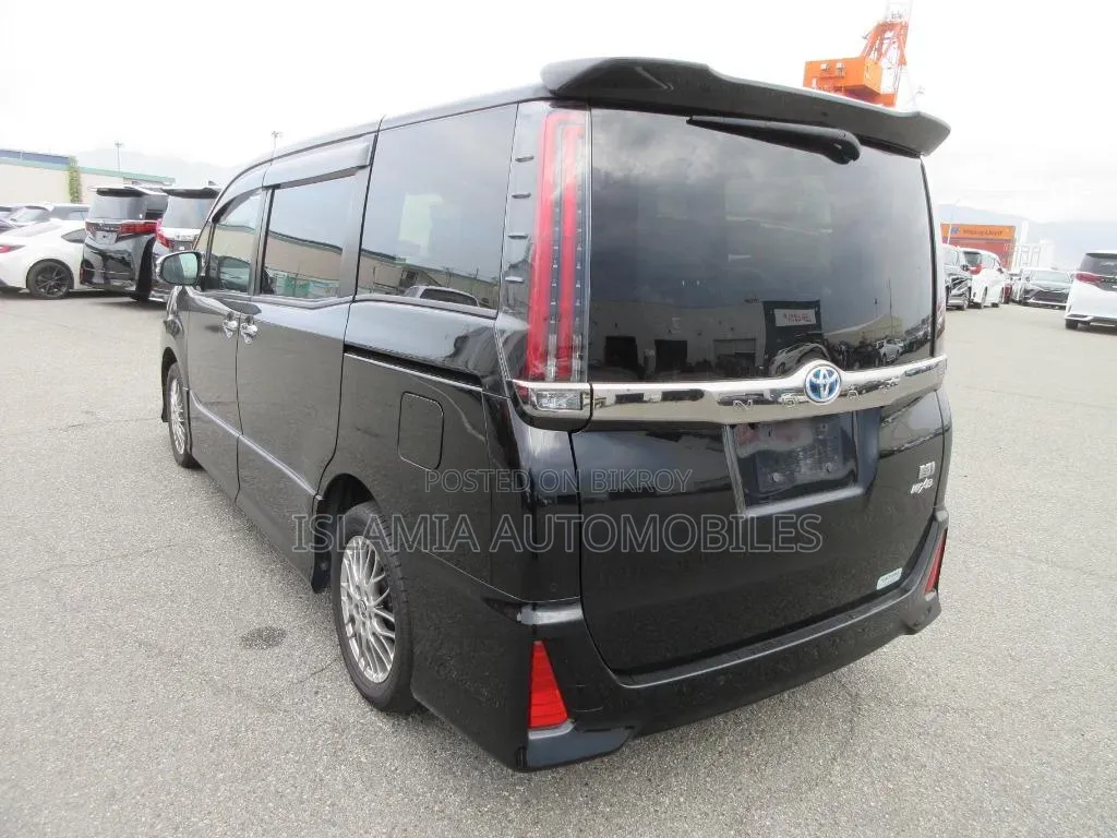 Toyota Noah 2021 Black