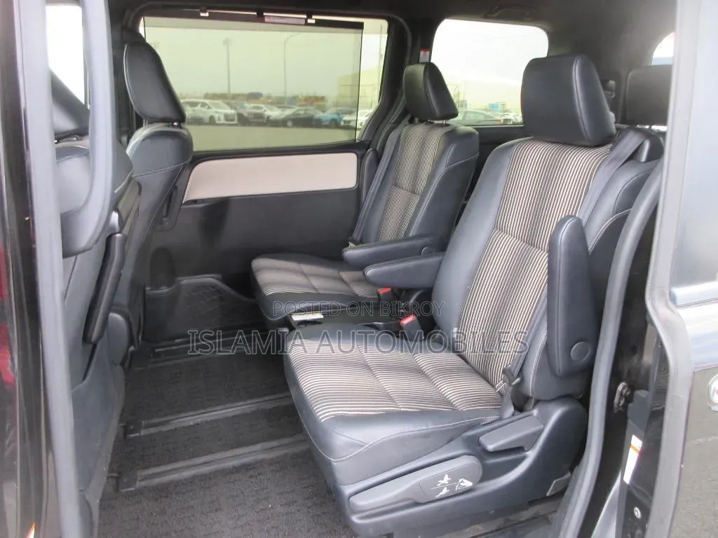 Toyota Noah 2021 Black