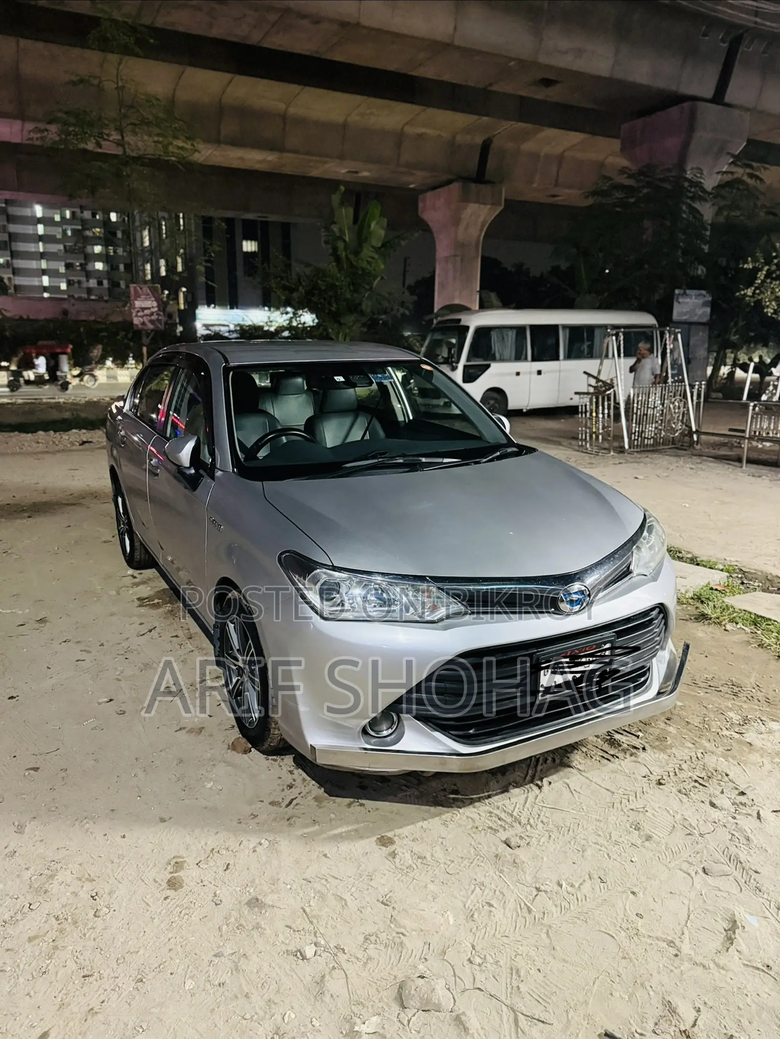 টয়োটা অ্যাক্সিও ২০১৭ সিলভার