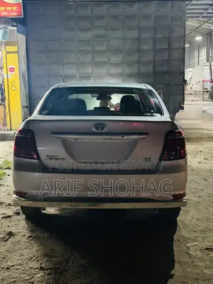 টয়োটা অ্যাক্সিও ২০১৭ সিলভার