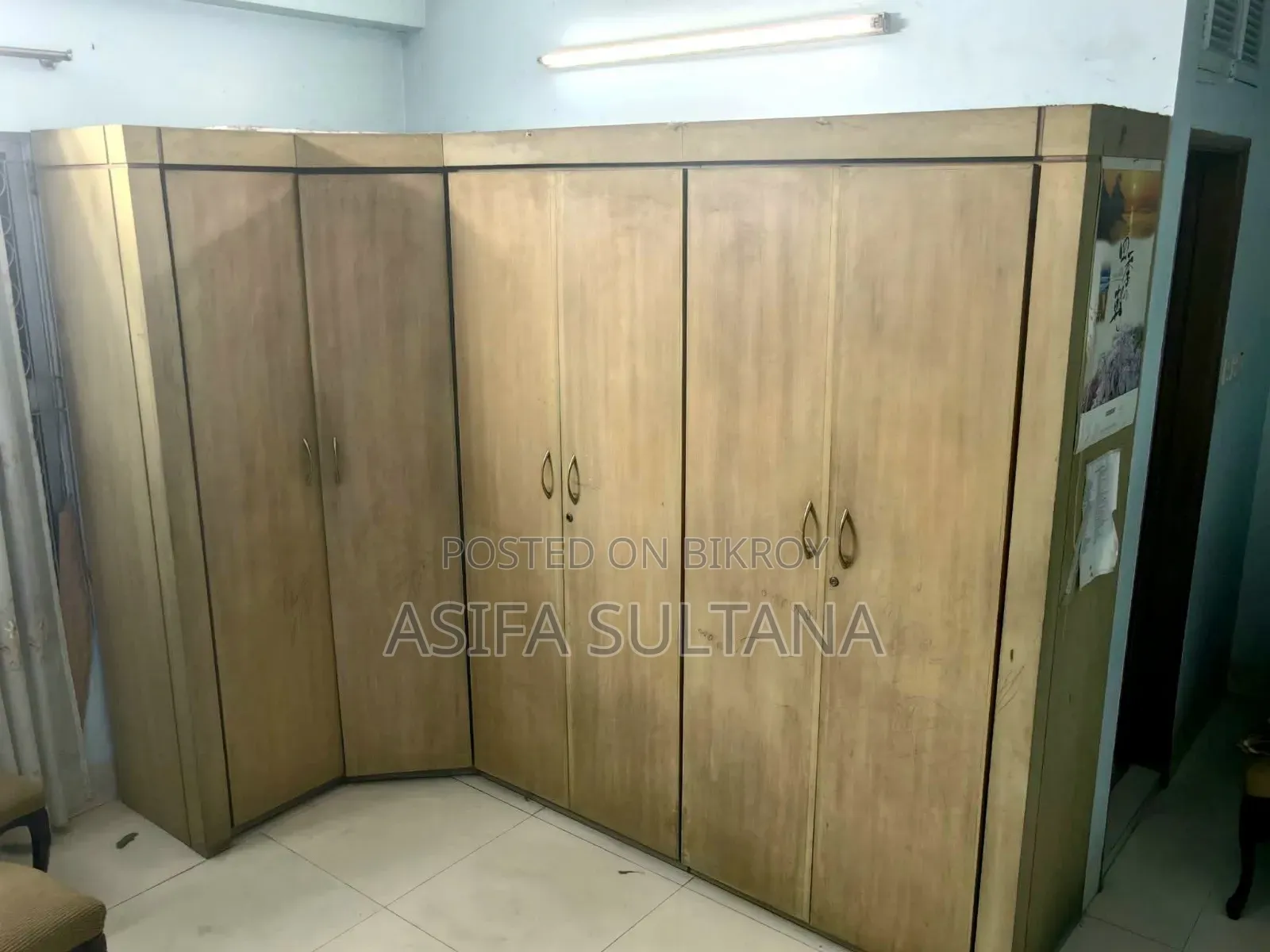6 Door Cabinet