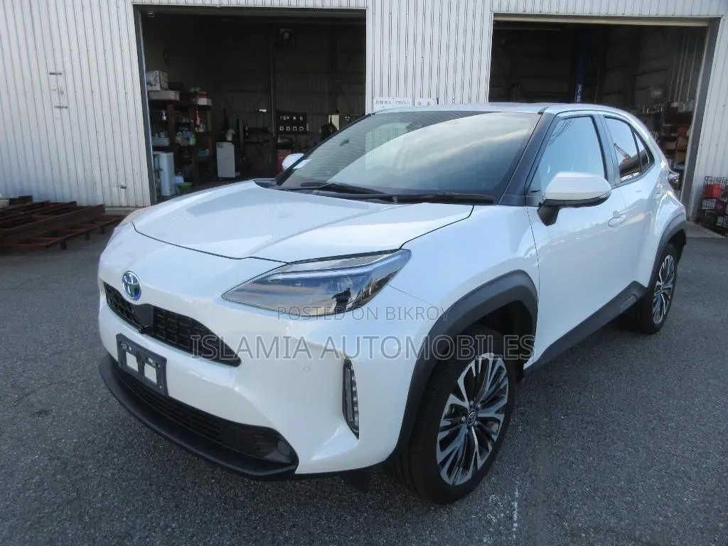 Toyota Yaris 2021 Pearl