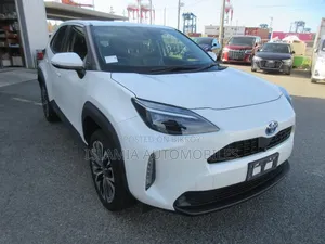Toyota Yaris 2021 Pearl