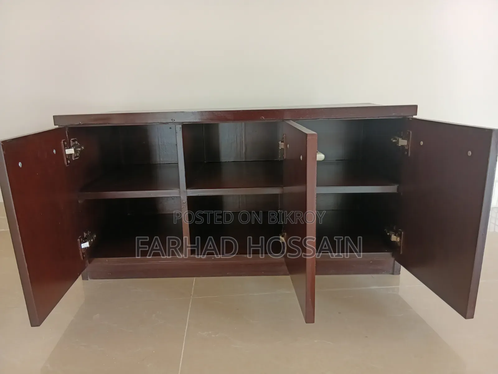 উডেন সাইডবোর্ড ক্যাবিনেট